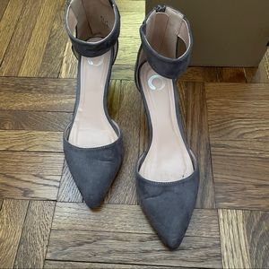 Journee Kova Wedge Ankle Strap Heel Grey Suede Sz 10